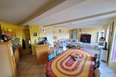 Appartement à Besse-et-Saint-Anastaise - APPA La PLUME