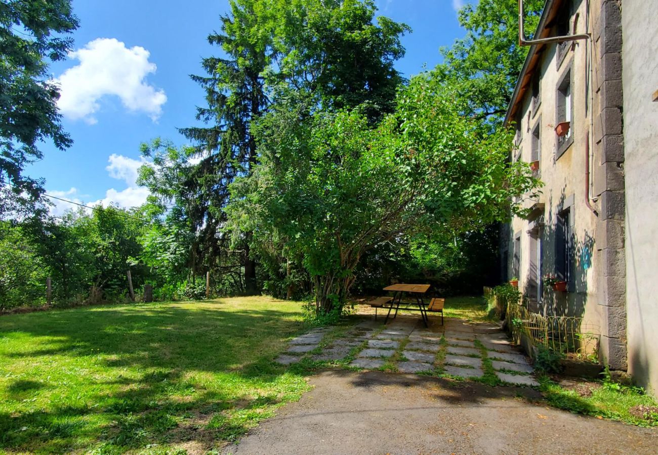 Maison à Chambon-sur-Lac - MAIS MONT