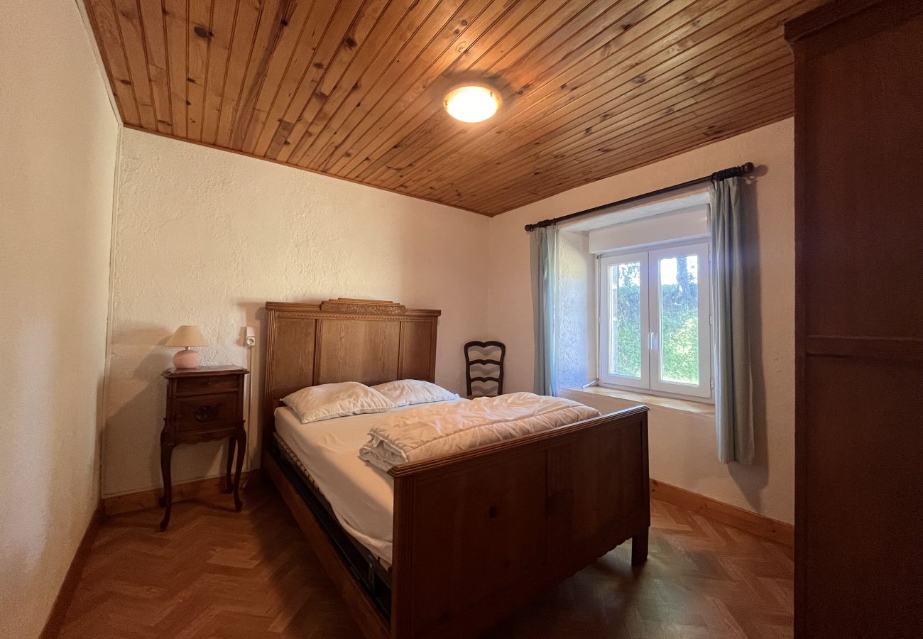 Maison à Chambon-sur-Lac - MAIS MONT