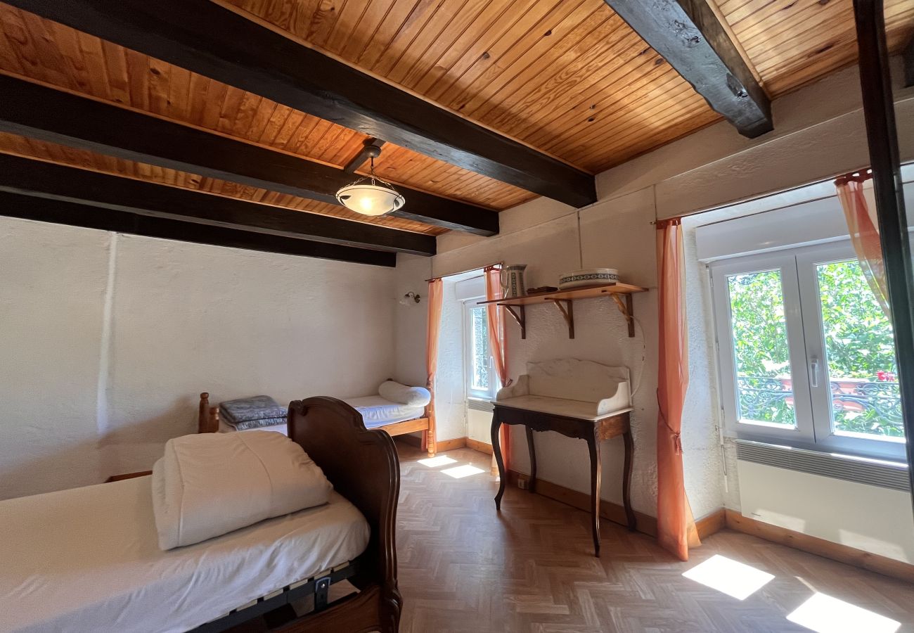Maison à Chambon-sur-Lac - MAIS MONT