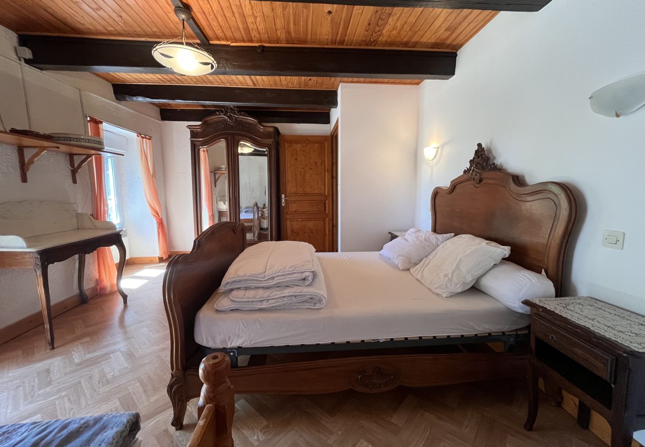 Maison à Chambon-sur-Lac - MAIS MONT