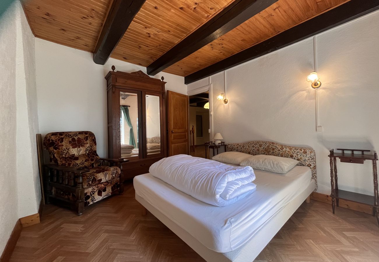Maison à Chambon-sur-Lac - MAIS MONT