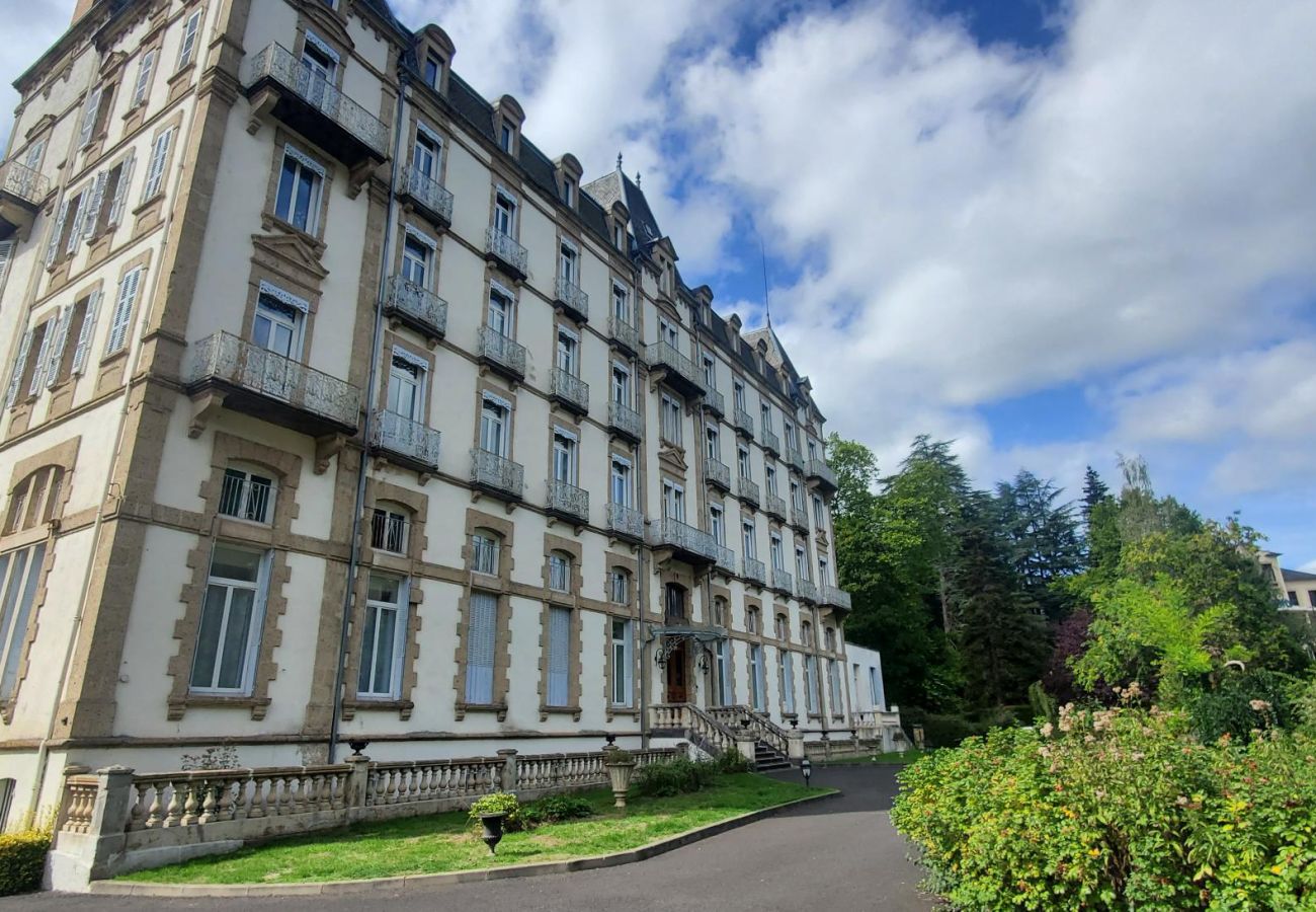 Appartement à Saint-Nectaire - APPA Le 46 du Parc